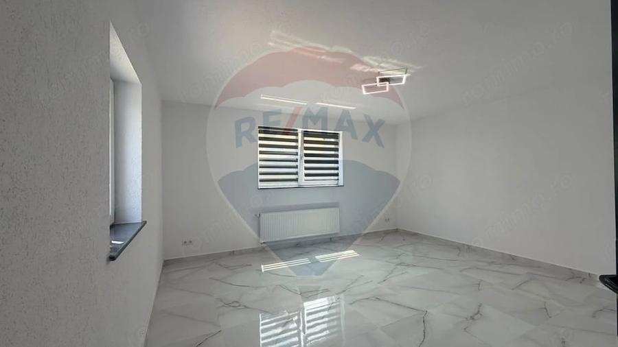 Casă cu Teren 430 Mp în Central