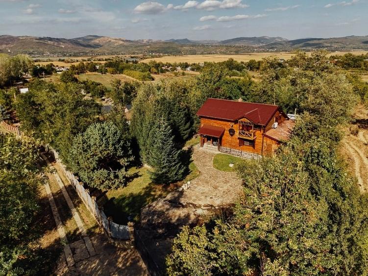Hotel/Pensiune, de 20 mp, în Podenii Noi