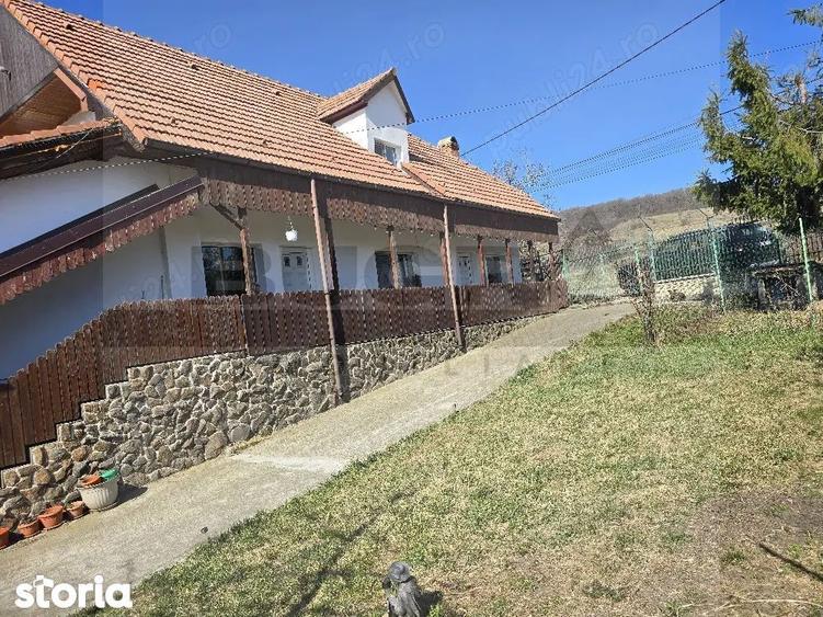 Casă cu 5 camere cu Canalizare în Dâmbul Rotund