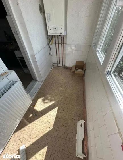 90000 euro .. 2 camere cu centrala .. etaj intermediar - 4