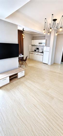 Apartament cu 3 camere decomandat, mobilat în Mamaia-Sat