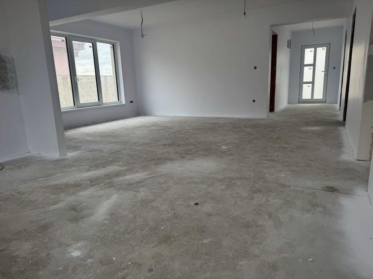 Casă cu 3 camere cu Teren 500 Mp în Sântandrei