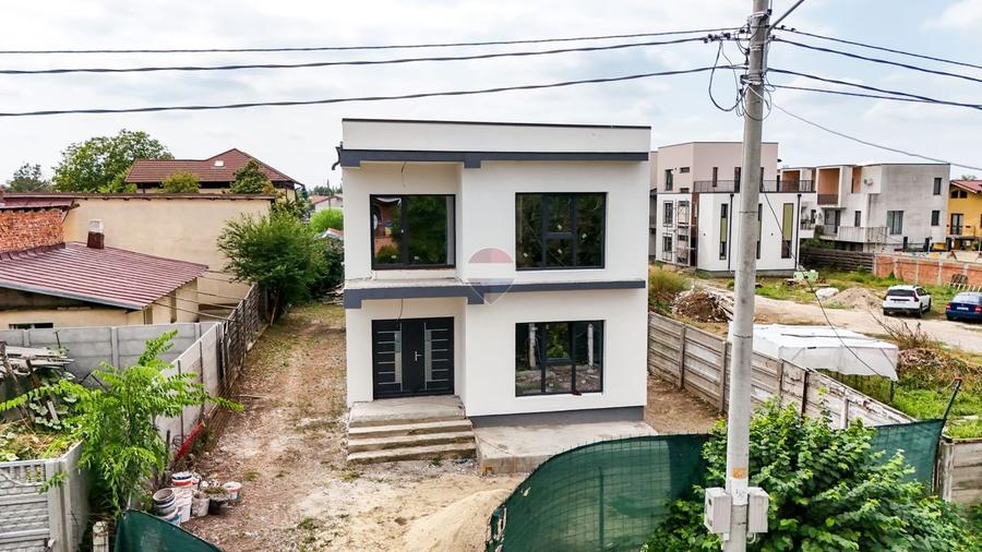 Casă individuală cu 5 camere cu Teren 400 Mp în Ultracentral