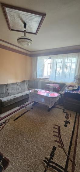 Apartament cu 2 camere semidecomandat, mobilat în 14 Mai