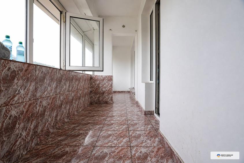 Apartament cu 4 camere decomandat în Central
