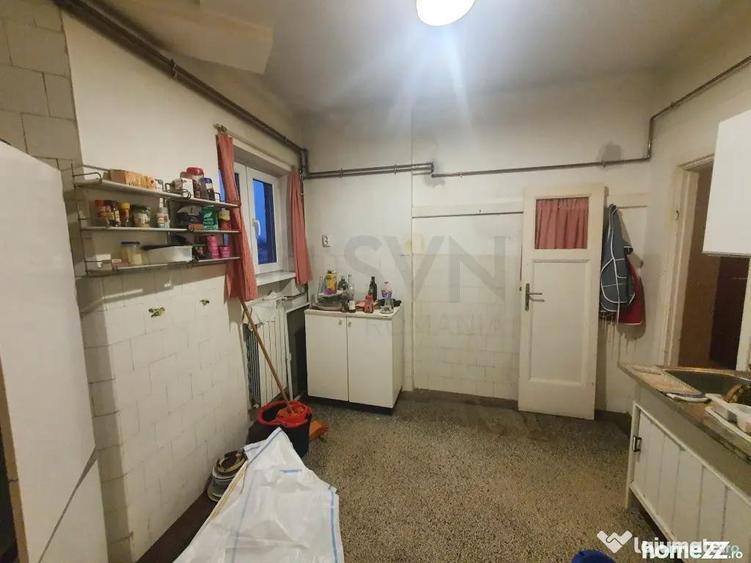 Apartament cu 3 camere semidecomandat în Romană