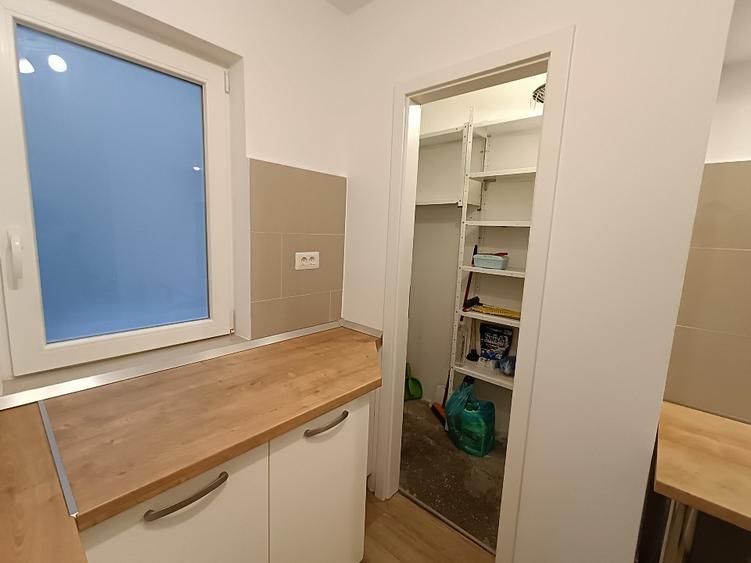 Apartament cu 4 camere semidecomandat în Dacia