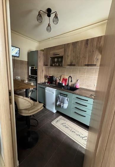 Apartament cu 3 camere, mobilat în Bucureștii Noi