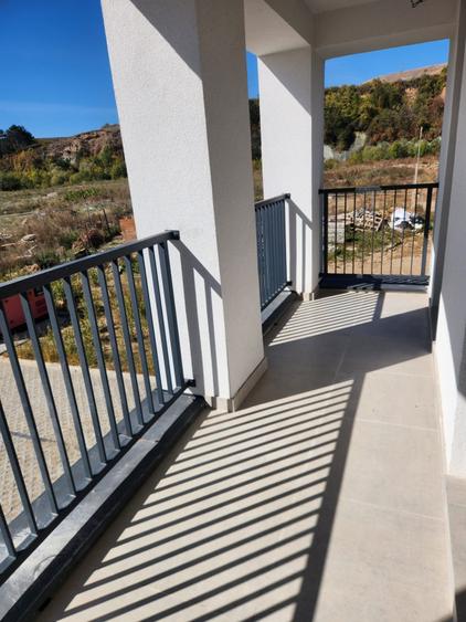Apartament cu 2 camere semidecomandat în Florești
