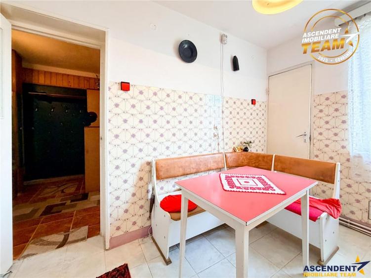 Apartament cu 3 camere decomandat în Central