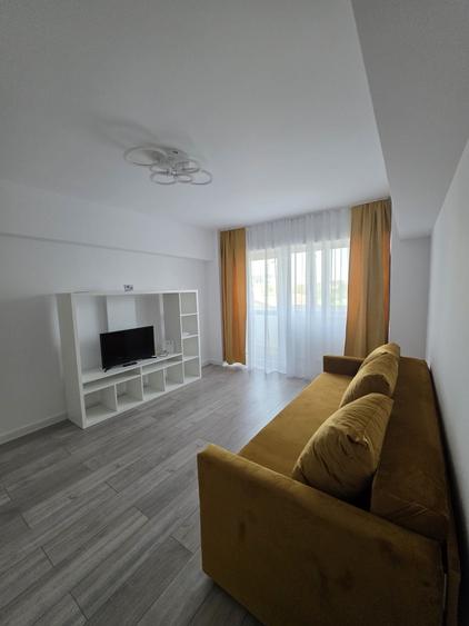 Apartament cu 3 camere semidecomandat în Gorjului