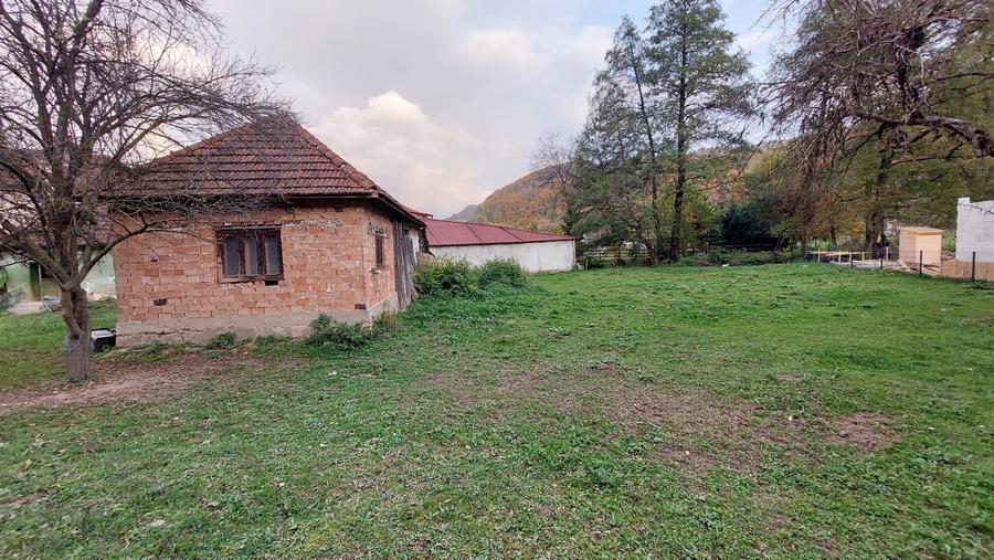 Casă cu 2 camere în Bratca
