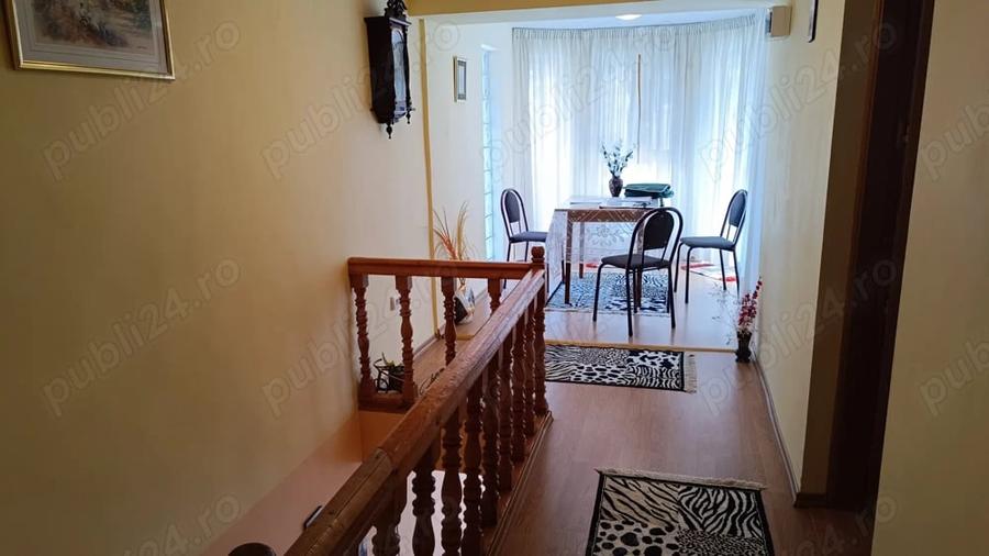 Casă cu 5 camere cu Teren 343 Mp în Poiana