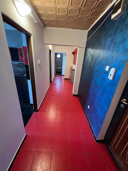 Apartament cu 4 camere decomandat în Central