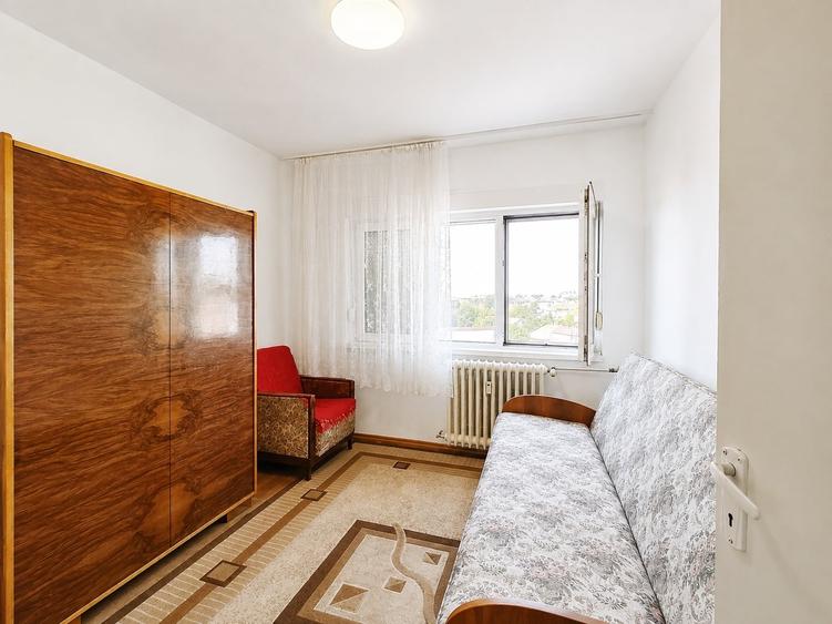 Apartament cu 3 camere semidecomandat, mobilat în Olimpia-Stadion