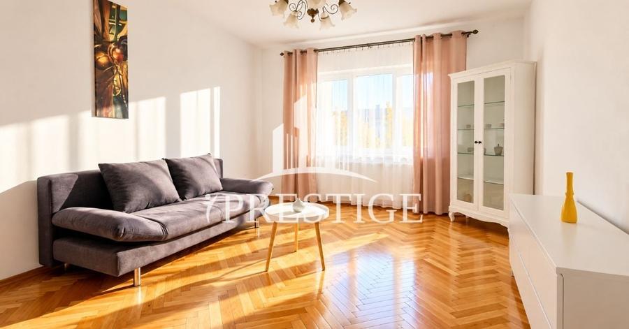 Apartament cu 3 camere decomandat în Central