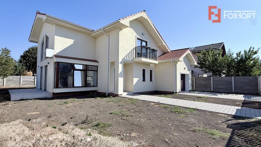 Casă individuală cu 4 camere cu Canalizare în Moșnița Nouă