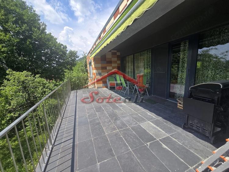 Casă cu Teren 3300 Mp în Cornu