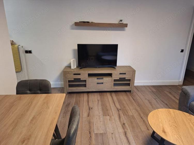 De inchiriat Apartament cu 2 camere in Pia?a 700 - 8