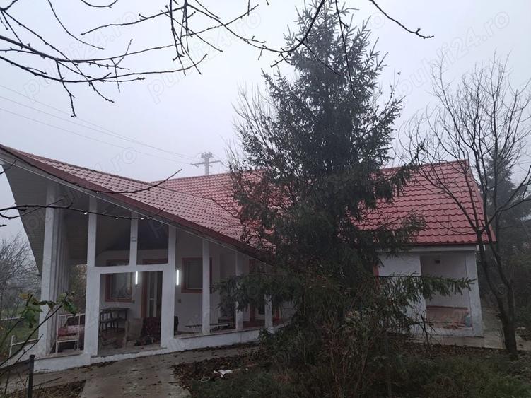Casă cu 5 camere în Păcurari