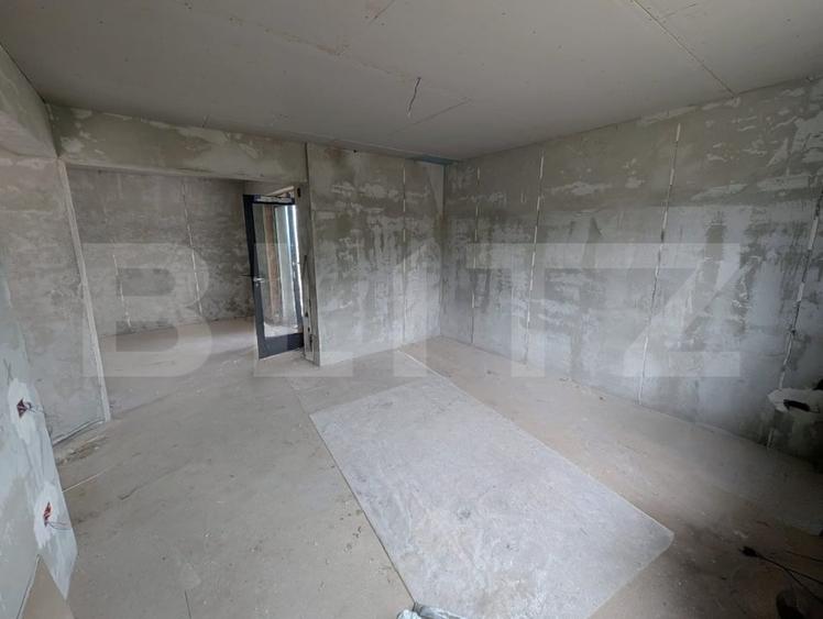 Casă individuală cu 4 camere cu Teren 500 Mp în Păun