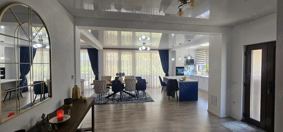 Casă cu 4 camere cu Teren 459 Mp în Central
