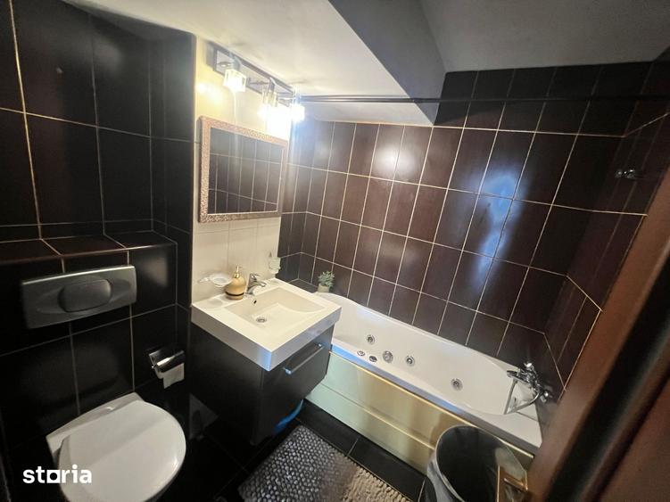Apartament cu 3 camere decomandat în Delfinariu