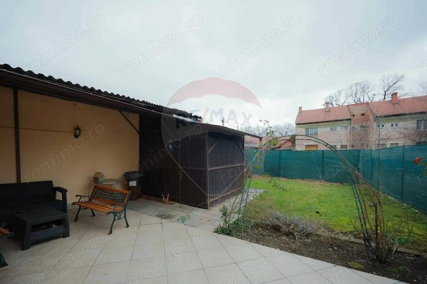 Apartament cu 4 camere decomandat în Central