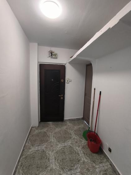 Apartament cu 2 camere semidecomandat în Malu Roșu