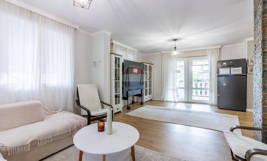 Casă individuală cu 6 camere cu Teren 240 Mp în Corbeanca