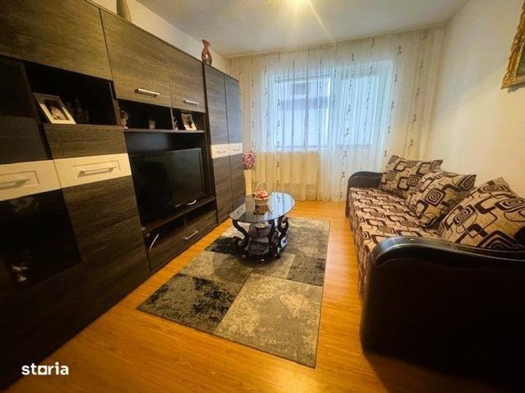 Apartament cu 4 camere decomandat în Drăgănești-Olt