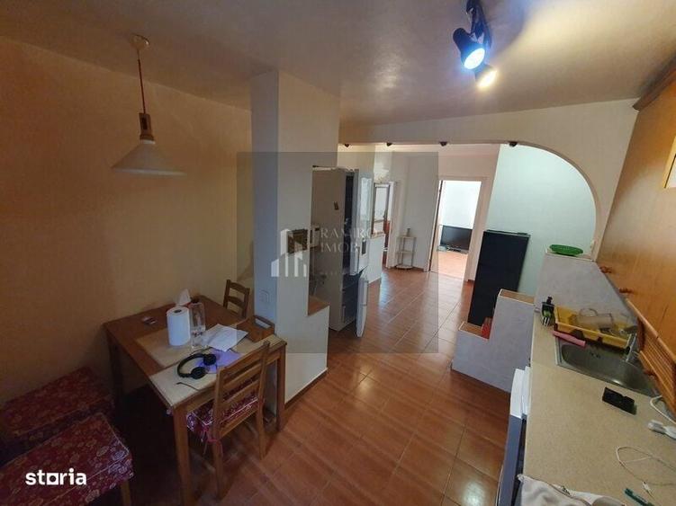 Apartament cu 4 camere decomandat în Costin Georgian