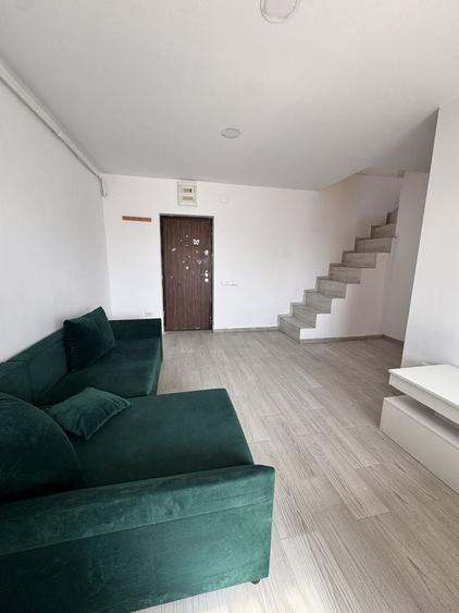 Apartament cu 3 camere decomandat în Exterior Vest