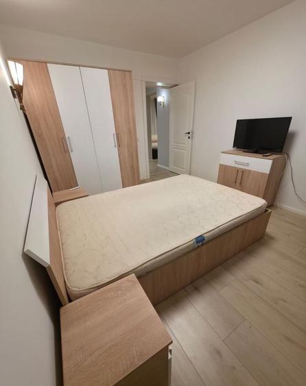 Apartament cu 3 camere, mobilat în Băneasa