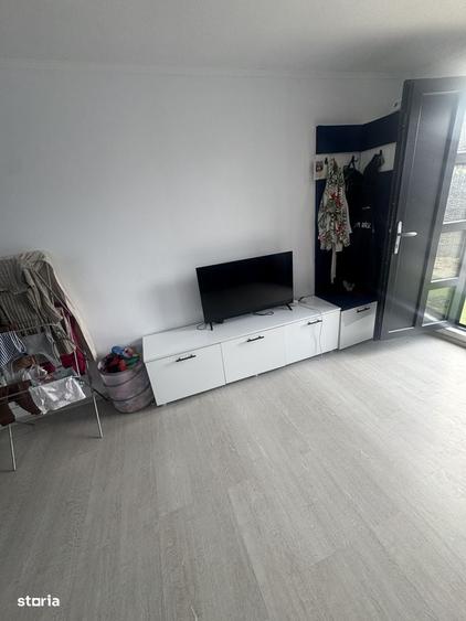 Casă cu 3 camere în Căpățânești