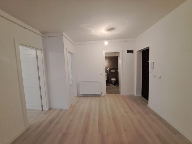 Apartament cu 3 camere decomandat în Sud