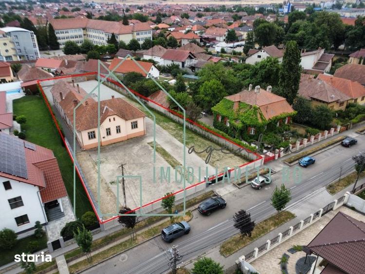 Casă cu 8 camere cu Teren 2300 Mp în Sebeș