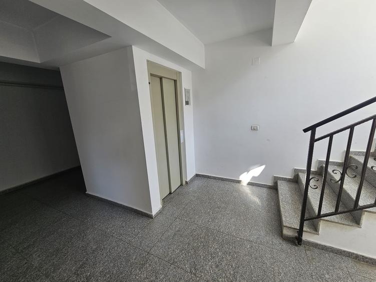 Apartament cu 2 camere decomandat în Dobroești