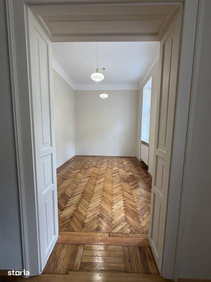 Casă cu 3 camere cu Teren 300 Mp în Central
