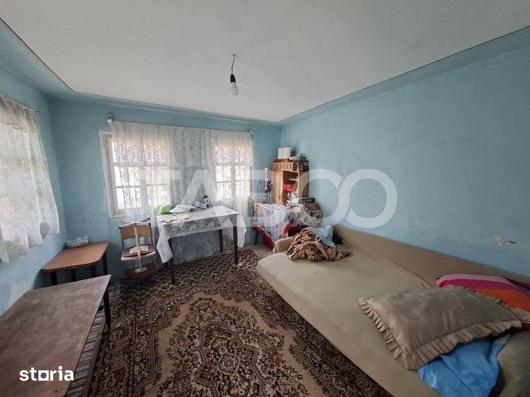 Casă cu 2 camere nedecomandat cu Teren 580 Mp în Axente Sever