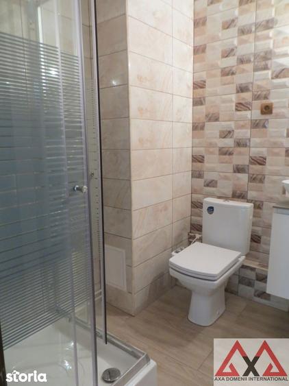 Apartament cu 4 camere semidecomandat în Berceni