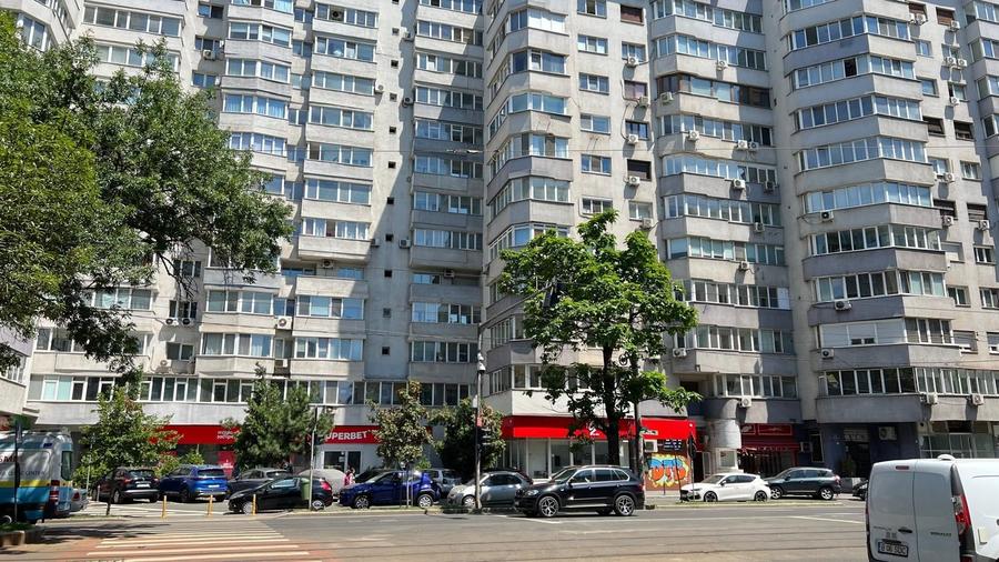 Spațiu comercial, de 116 mp, în P-ța Victoriei