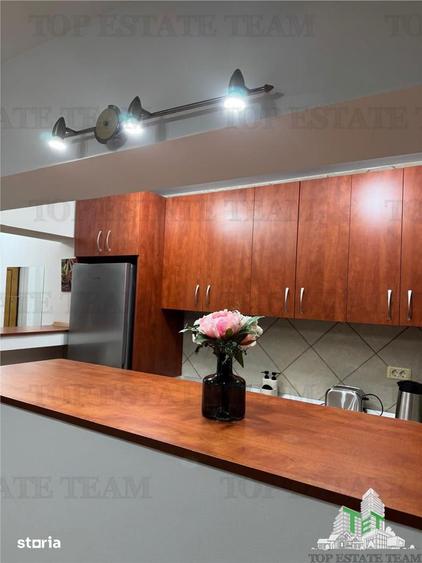 Apartament cu 3 camere semidecomandat, mobilat în Centrul Civic