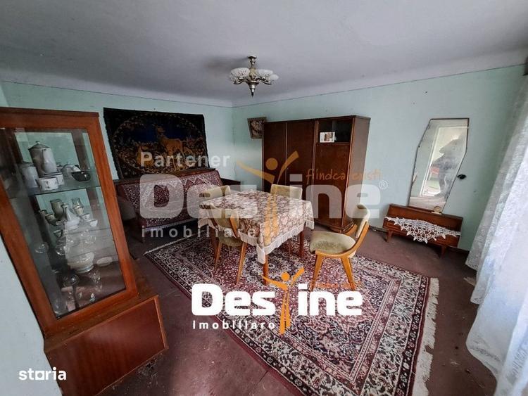 Casă cu 2 camere cu Teren 1250 Mp în Uricani