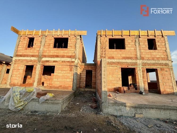 Casă cu 4 camere în Carani