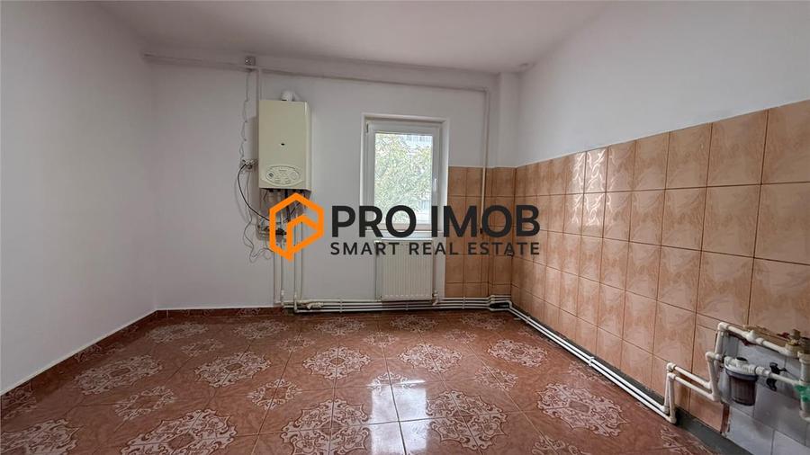 Apartament cu 2 camere decomandat în Broșteni
