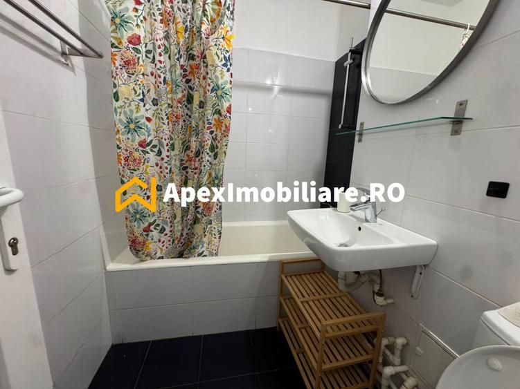 Apartament cu 2 camere semidecomandat în 1 Mai