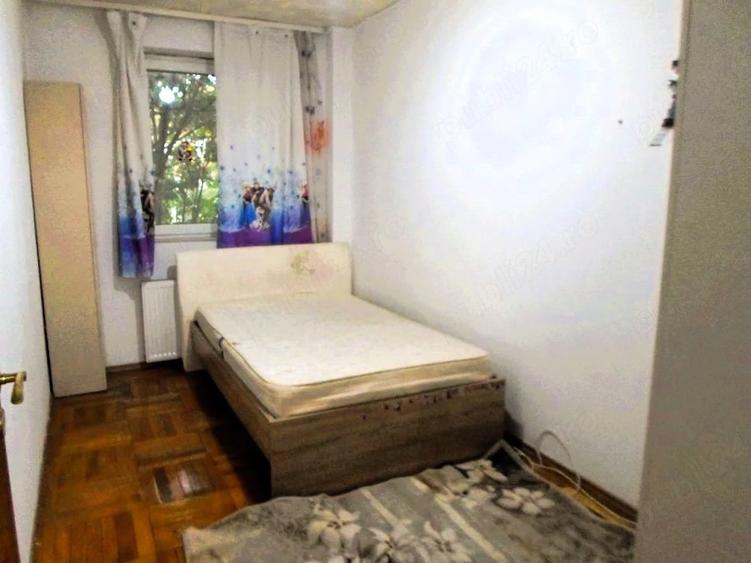 Apartament cu 3 camere decomandat în Sud