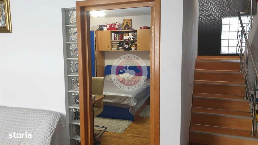 Casă cu 5 camere cu Teren 218 Mp în Tei