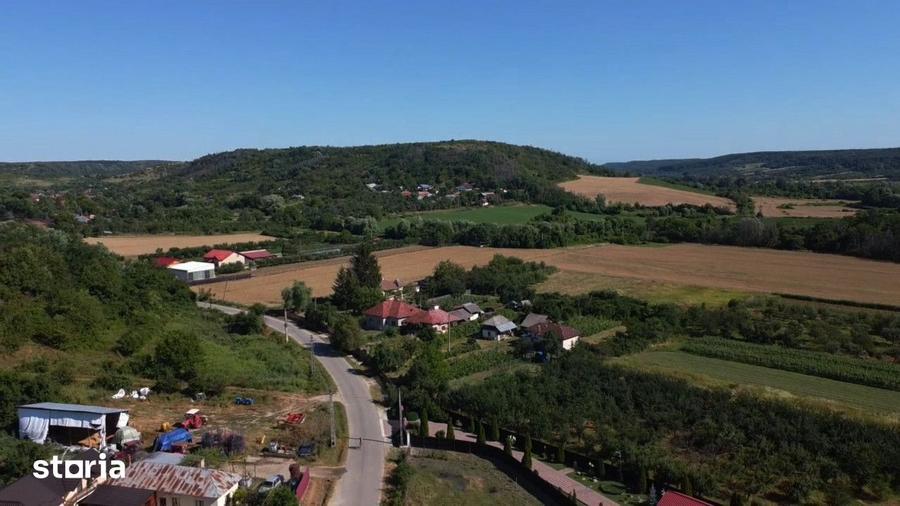 Teren de 400 mp, în Leordeni